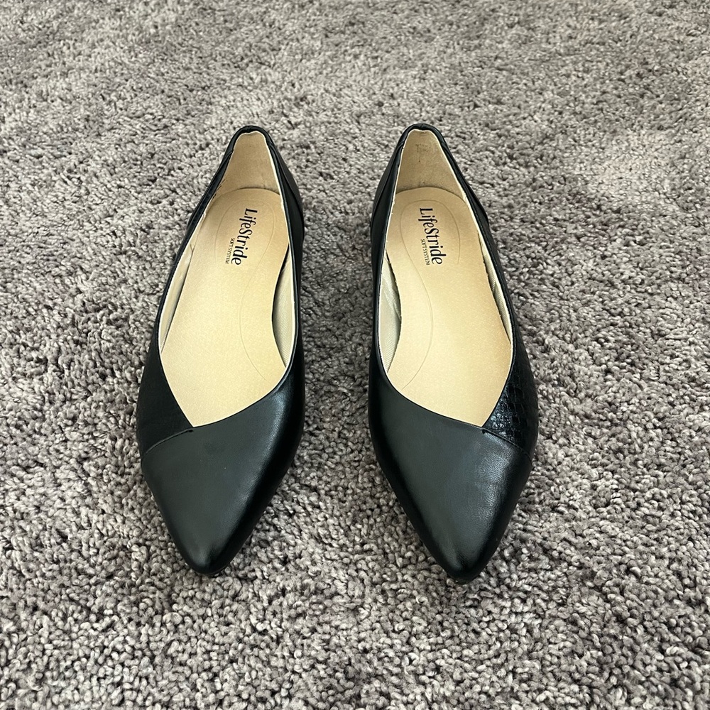 Life Stride Women's Black Flats